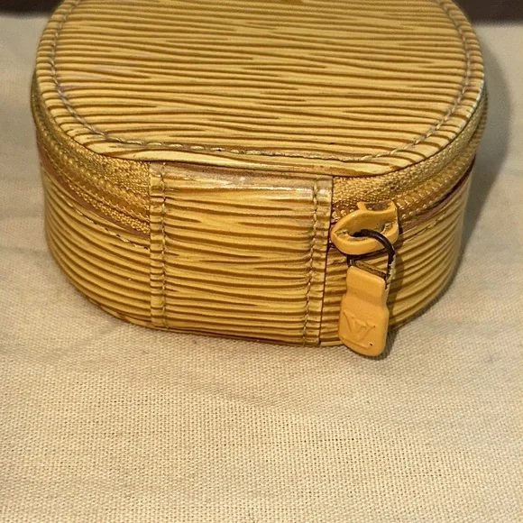 Louis Vuitton yellow epi jewelry ecrin bijoux box travel case - Picture 3 of 9
